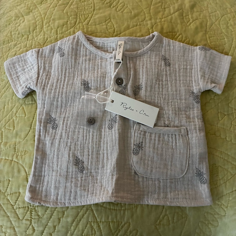 Rylee + Cru tan beige woven Henley pineapple pin Shirt 0-3 mos newborn